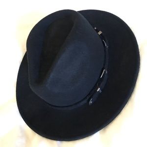 Black wide brimmed fedora